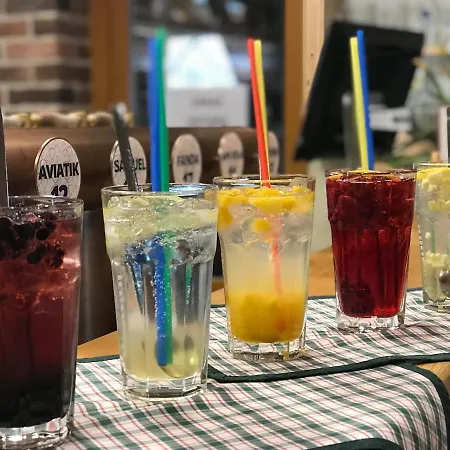 Balonovy A Pivovar Otel 3*