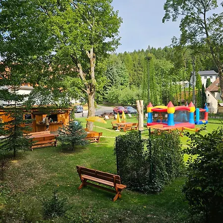Hotel Balonovy A Pivovar Radesin