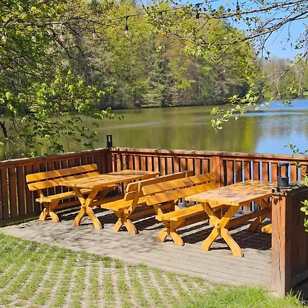 Hotel Balonovy A Pivovar Radesin